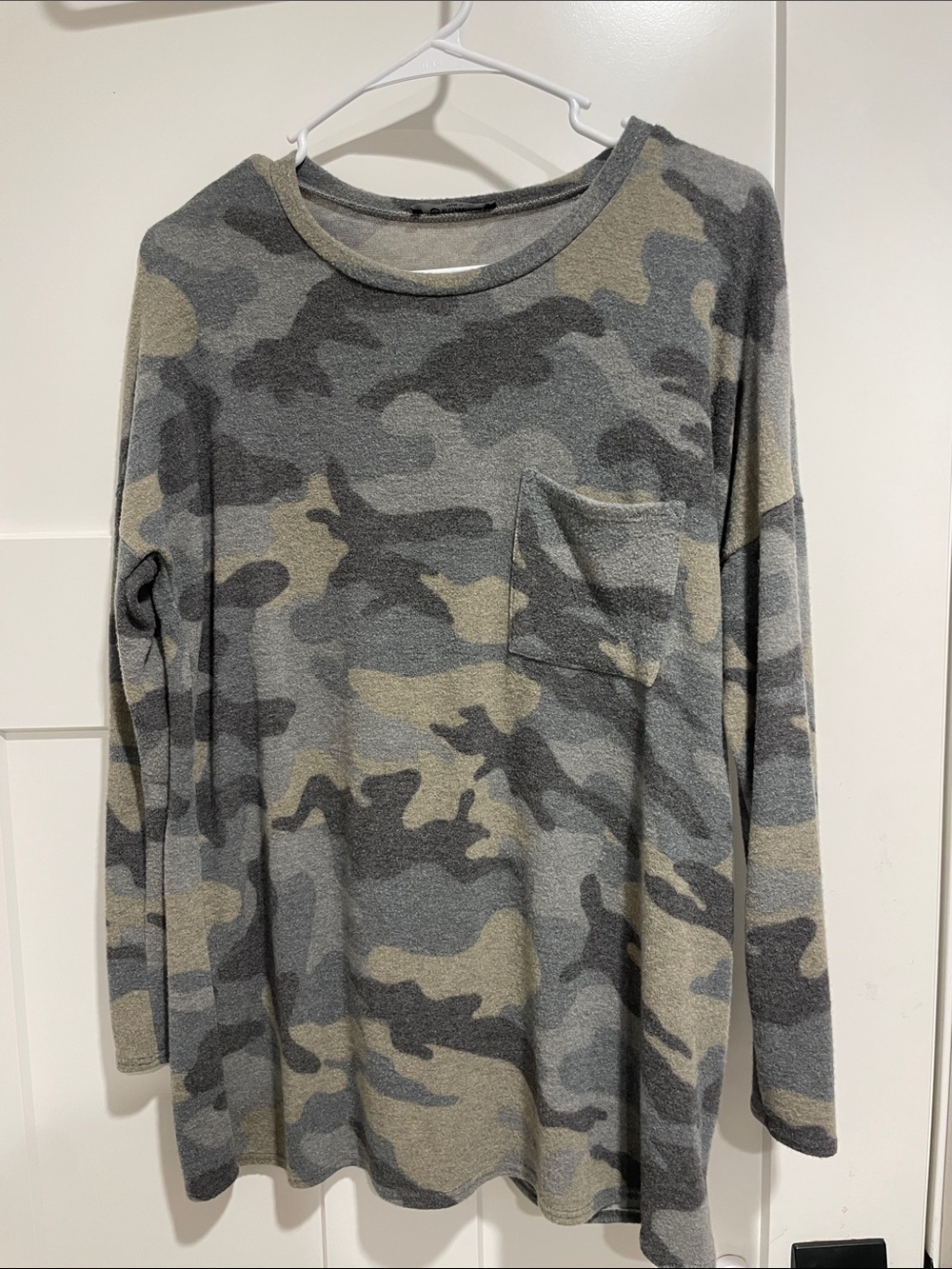 Camo Pocket Long Sleeve Tee - Gray & Olive